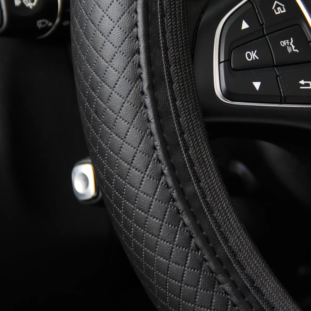 PU Leather Embossed Three-dimensional Car without Inner Ring Steering Wheel Cover for 14.5-15 Inches of Automotive Supplies